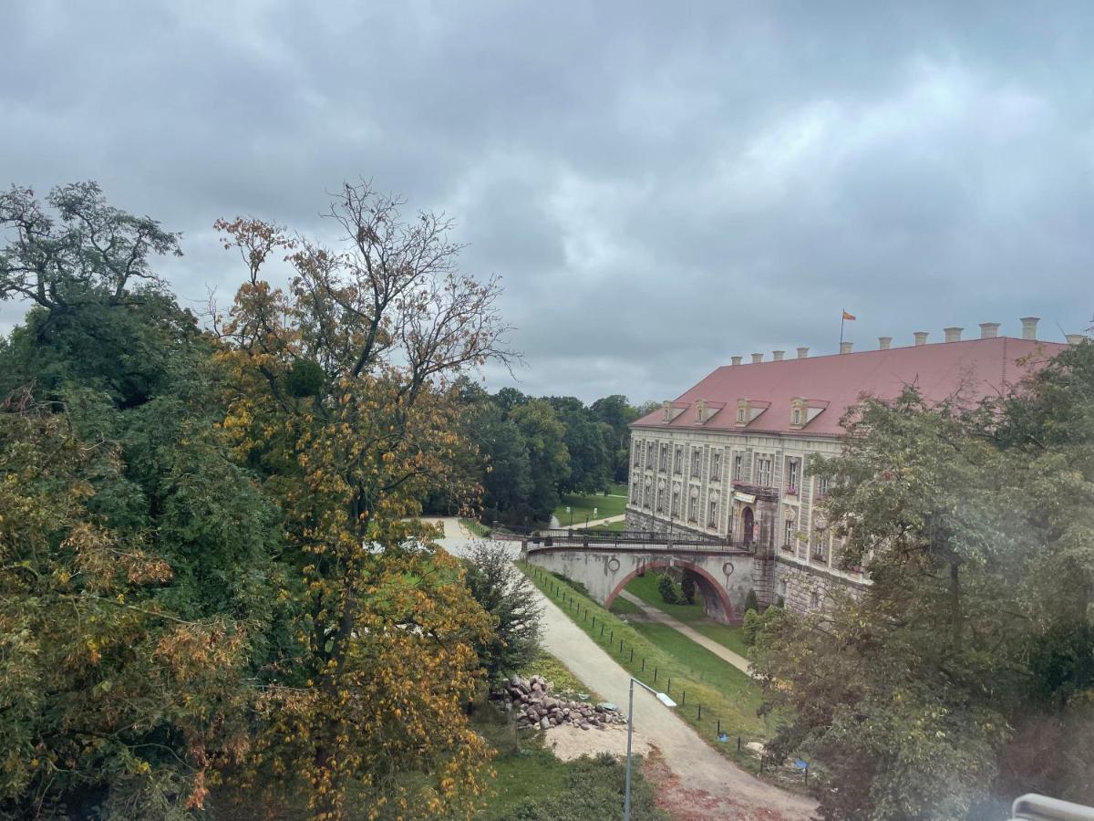 Apartament 2 Pokojowy W Centrum Miasta Żagań Bagian luar foto