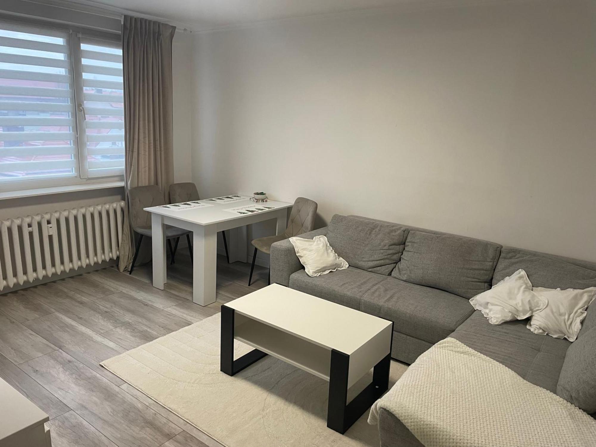 Apartament 2 Pokojowy W Centrum Miasta Żagań Bagian luar foto